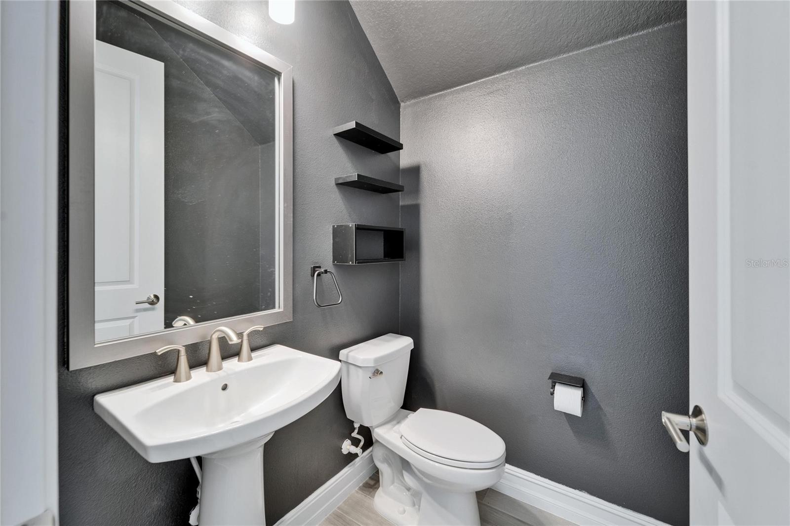 Image 18 of 45 For 4564 Almada Lane