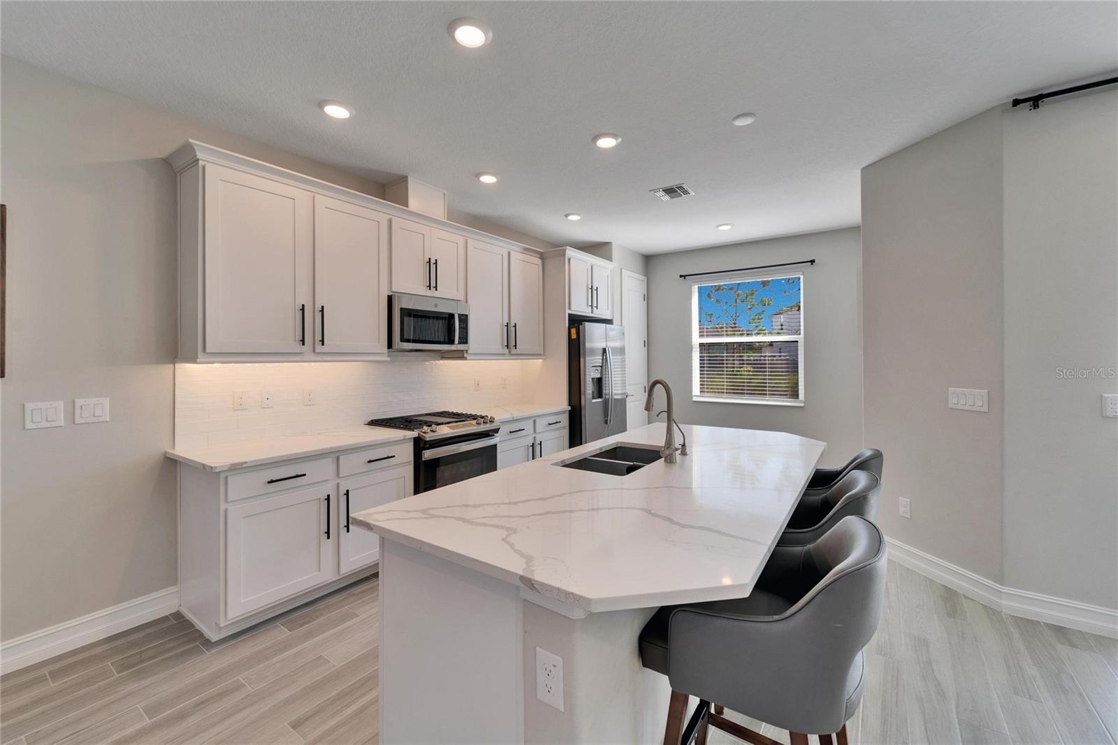 Image 8 of 45 For 4564 Almada Lane