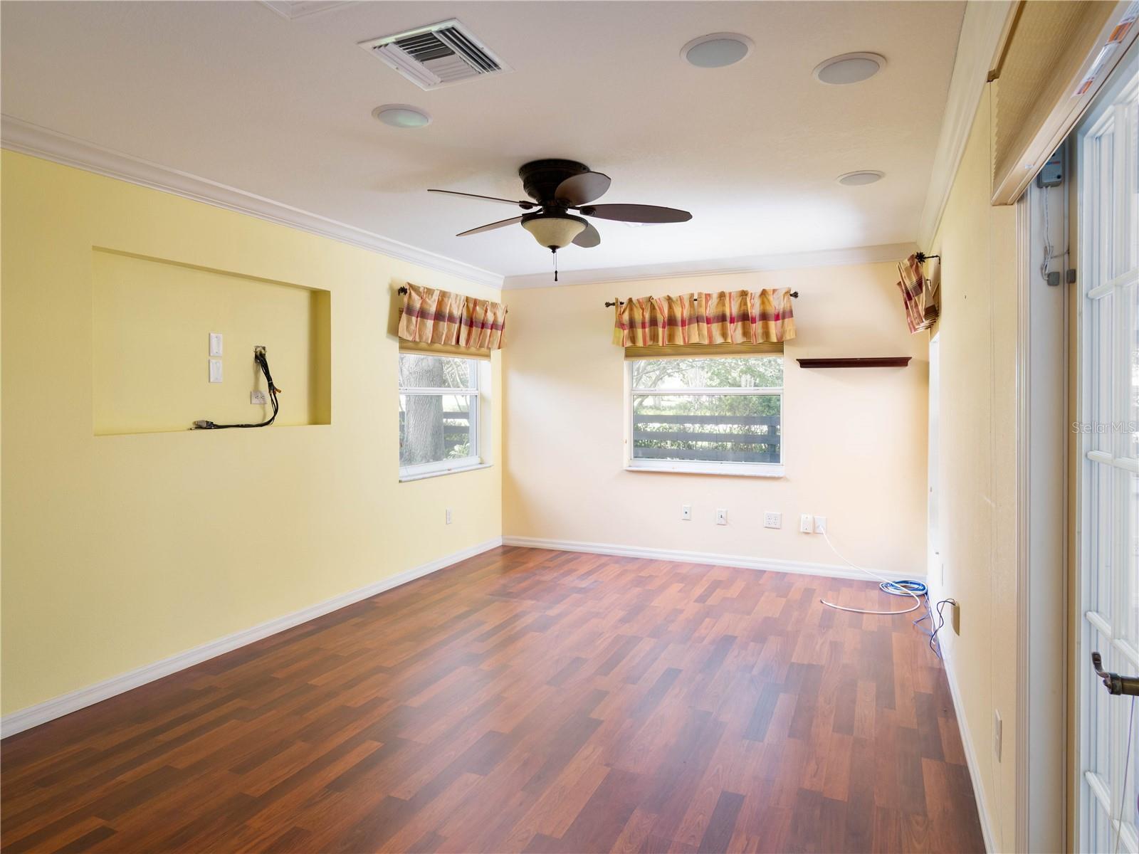 Image 24 of 33 For 8215 171st Mcalpin Street