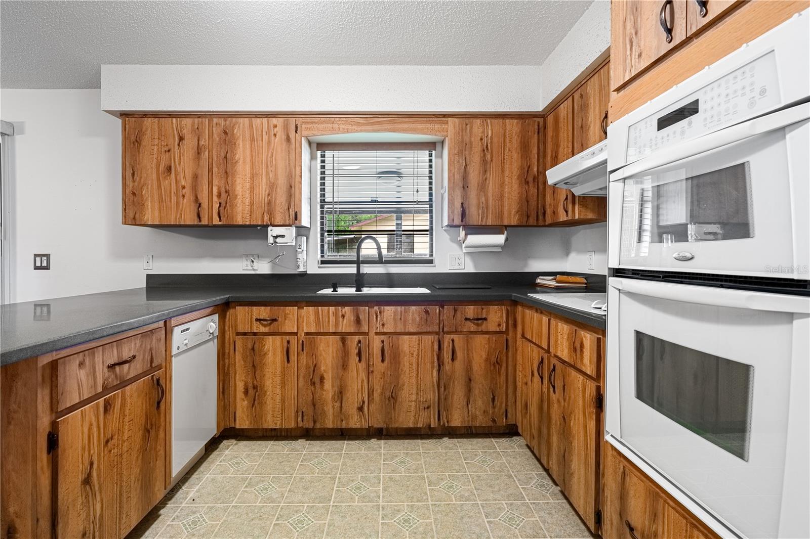 Image 12 of 32 For 2047 Cr 446  