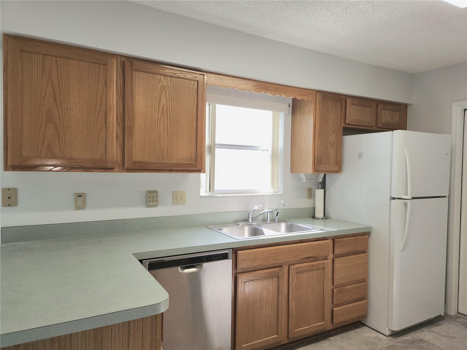 Image 11 of 40 For 651 Timbercrest Drive