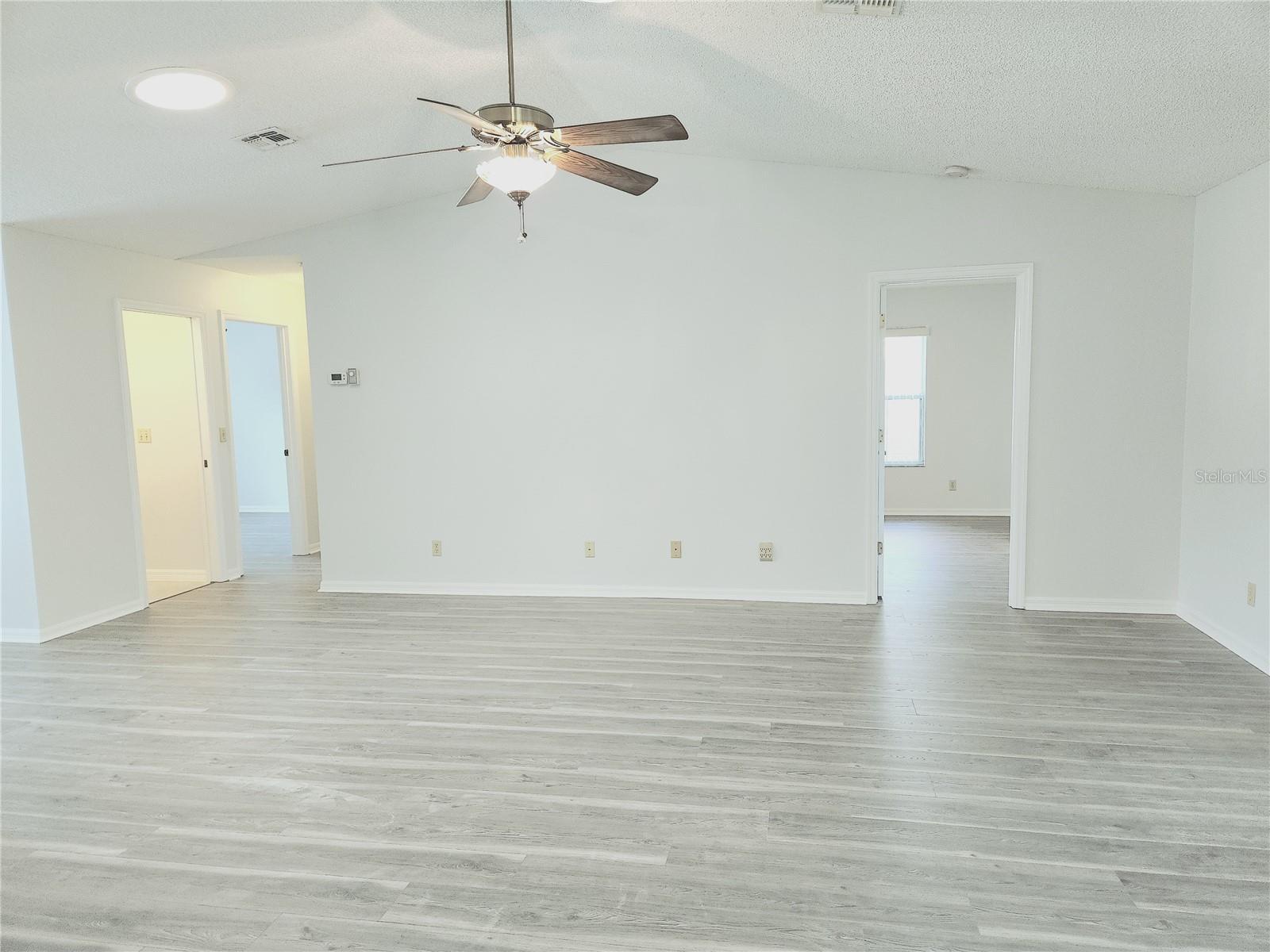Image 7 of 40 For 651 Timbercrest Drive