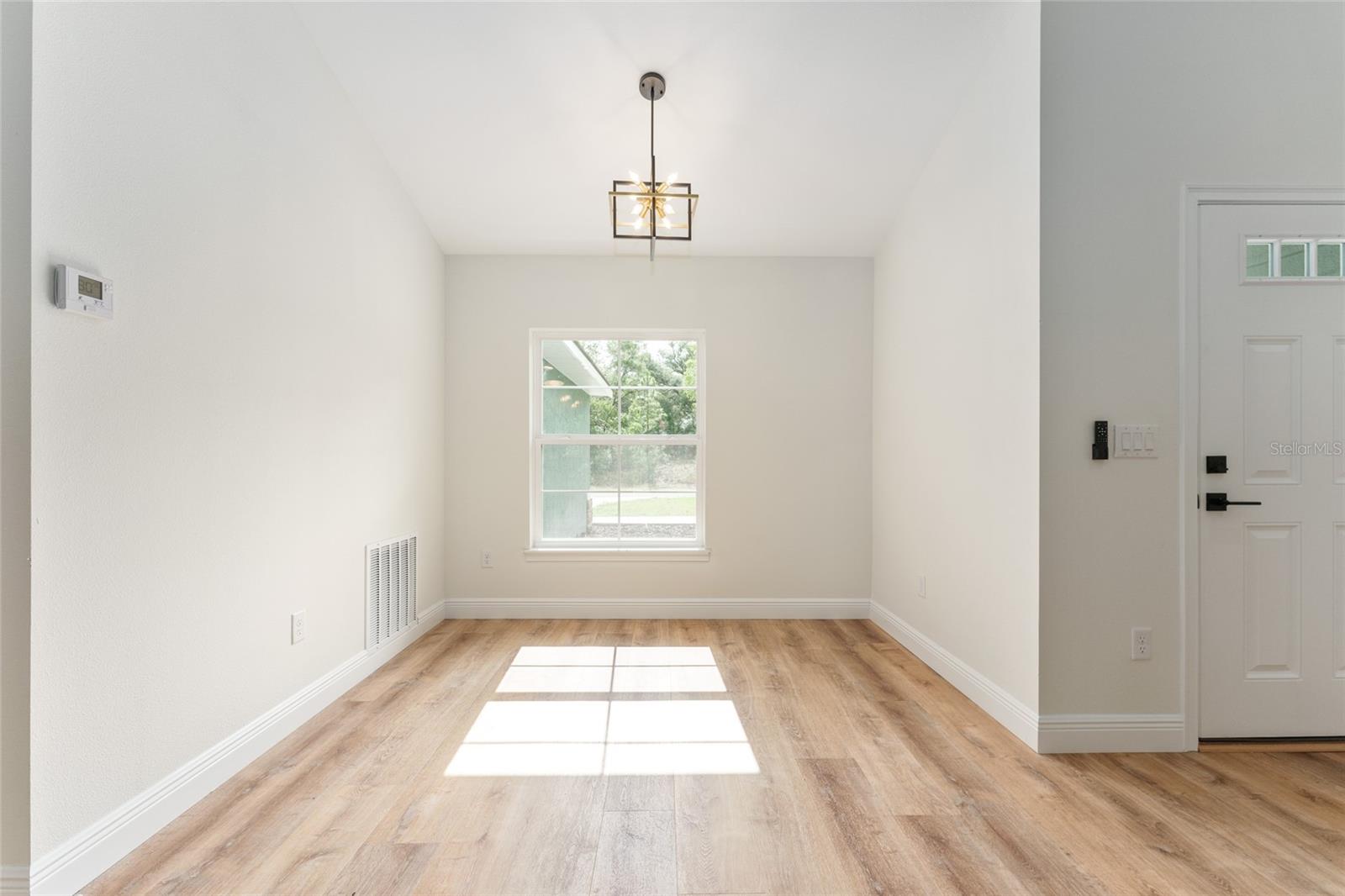 Listing photo id 15 for 11614 Condor Drive
