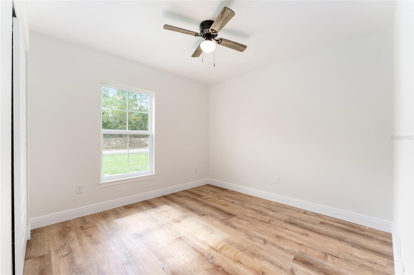 Listing photo id 16 for 11614 Condor Drive