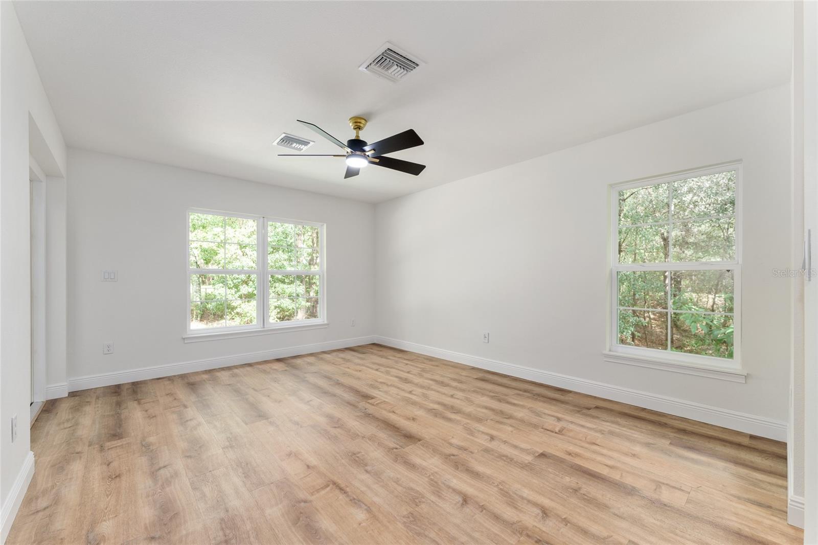 Listing photo id 17 for 11614 Condor Drive