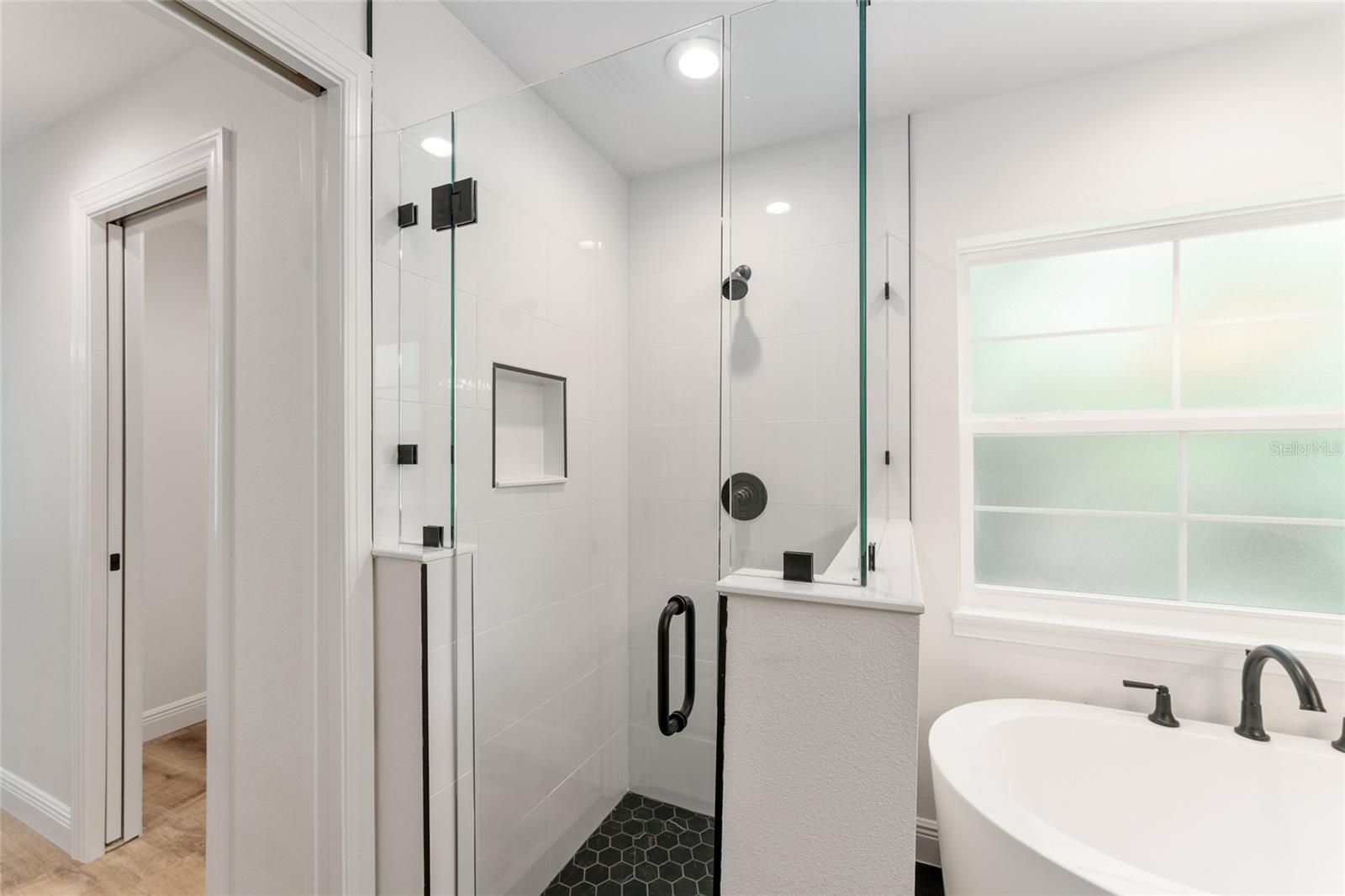 Listing photo id 21 for 11614 Condor Drive