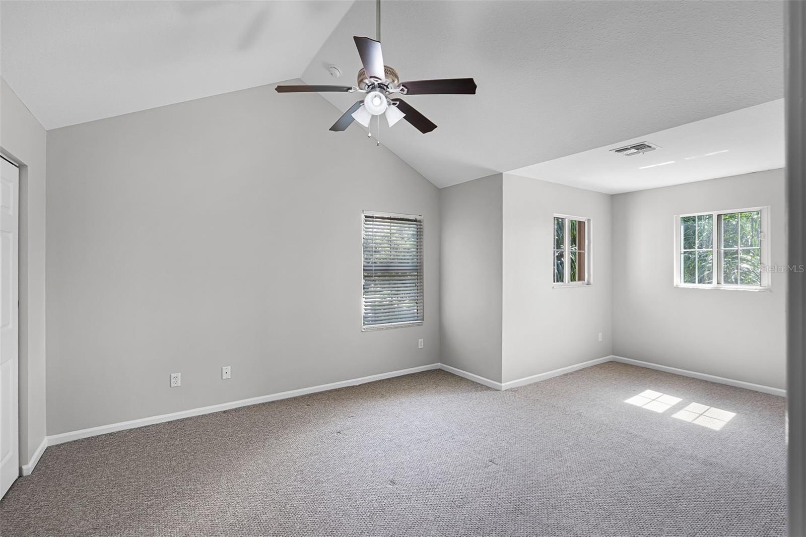 Image 35 of 60 For 15604 Starlite Street