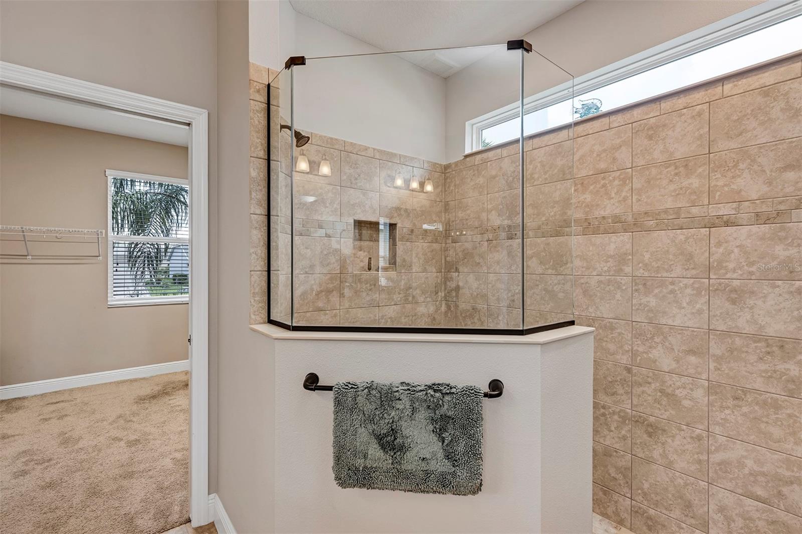 Image 23 of 58 For 3681 Arlington Ridge Boulevard