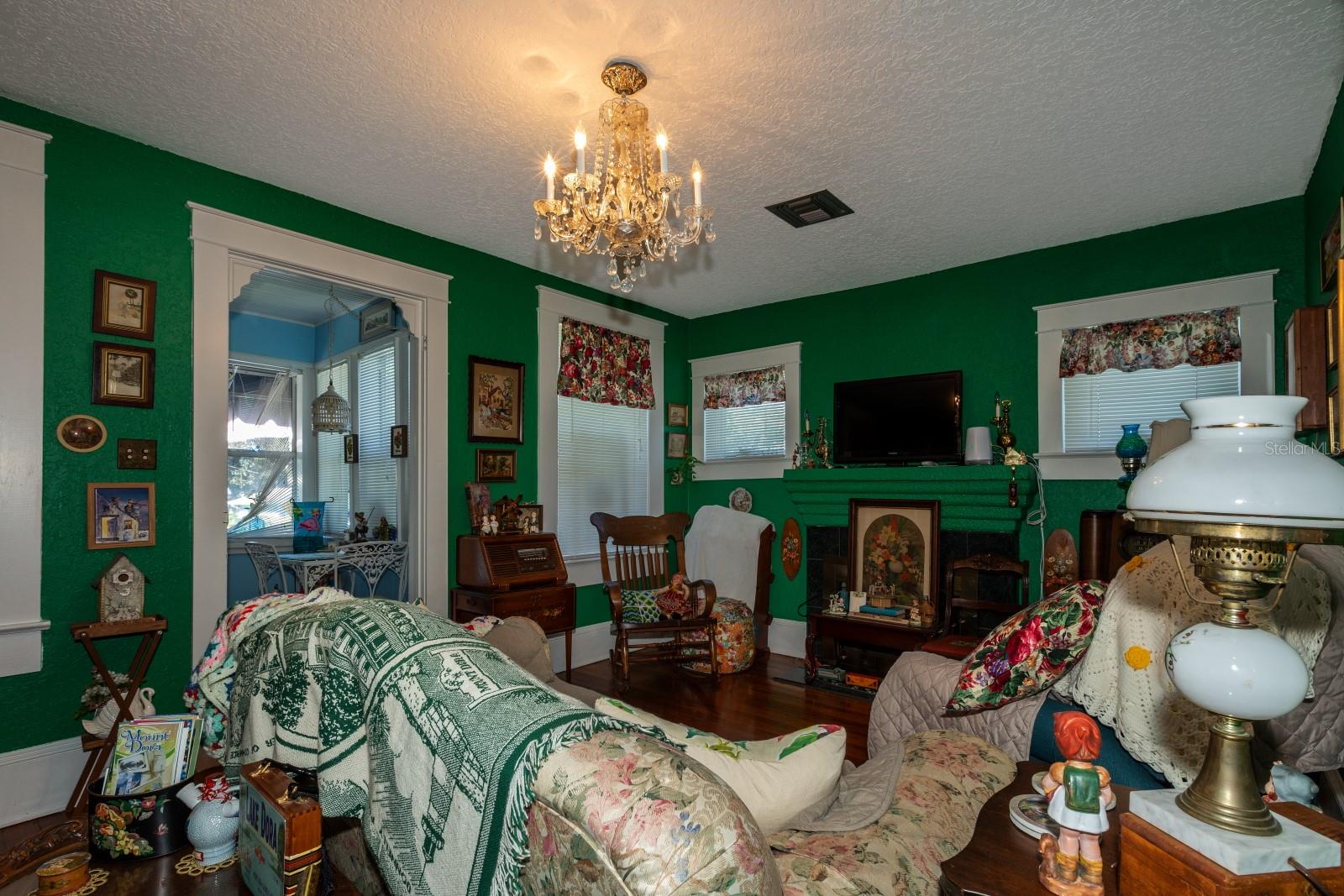 Image 6 of 20 For 401 9th Avenue