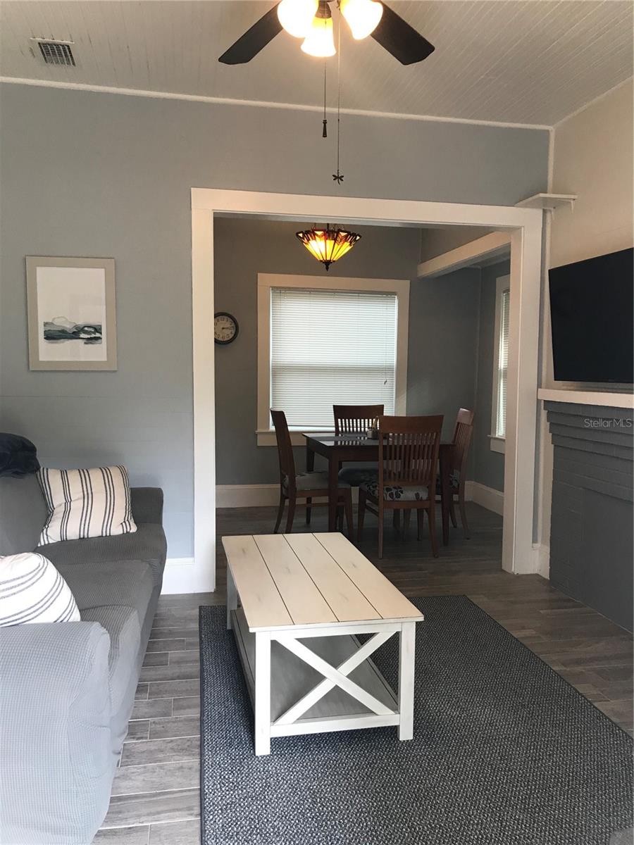 Image 3 of 14 For 17548 9th Street