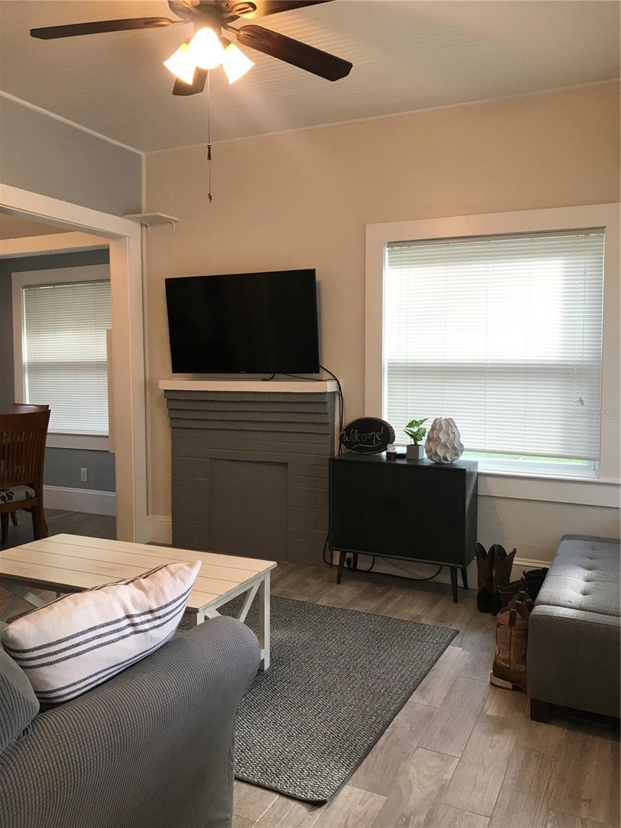Image 4 of 14 For 17548 9th Street
