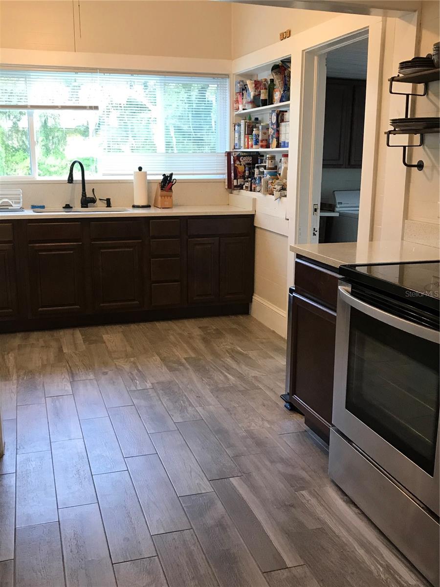 Image 6 of 14 For 17548 9th Street
