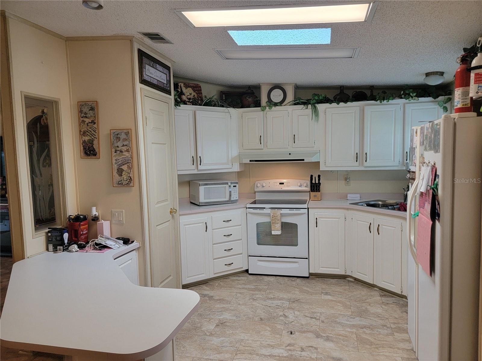 Image 4 of 42 For 5057 El Destino Drive