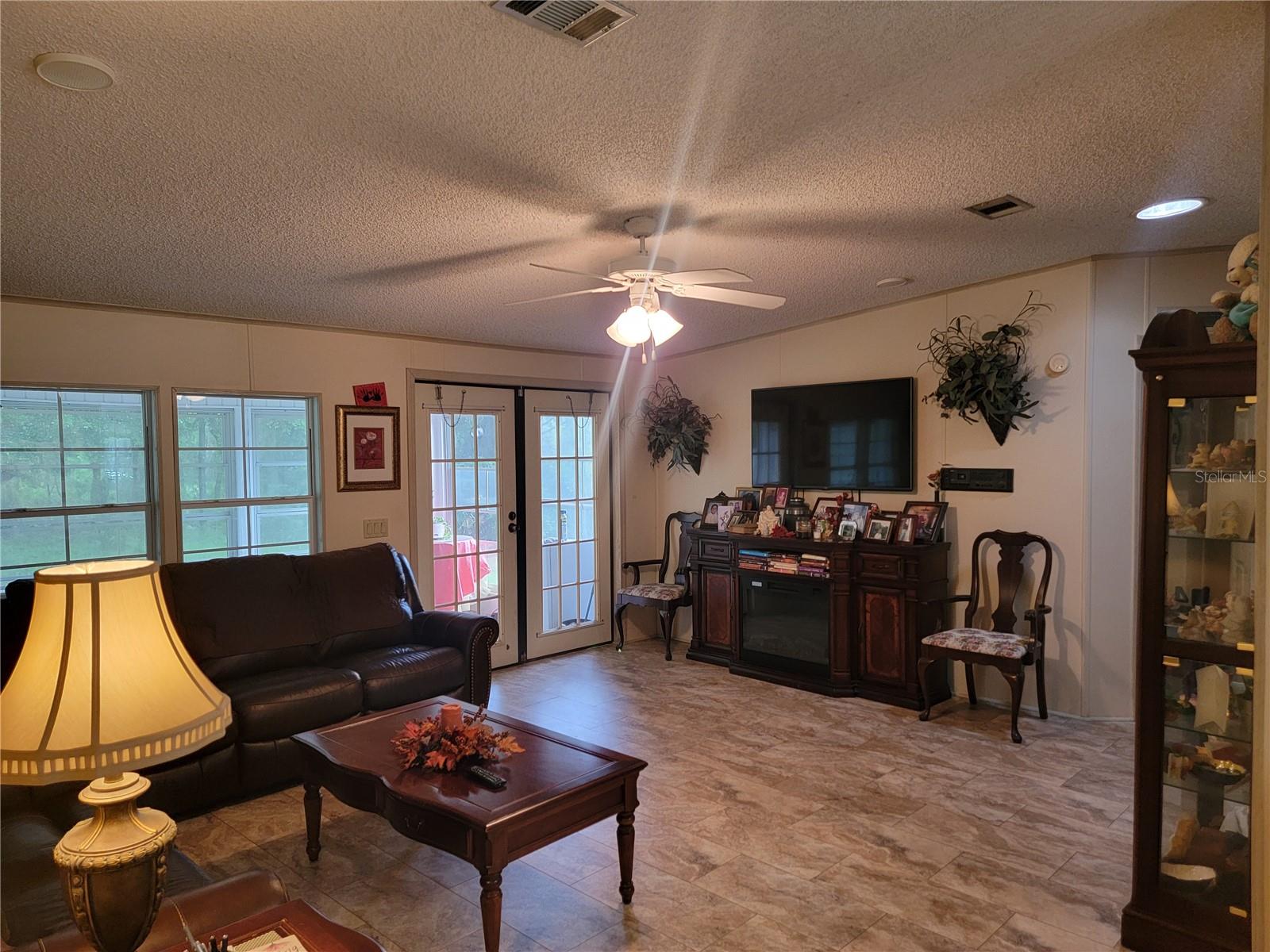 Image 8 of 42 For 5057 El Destino Drive