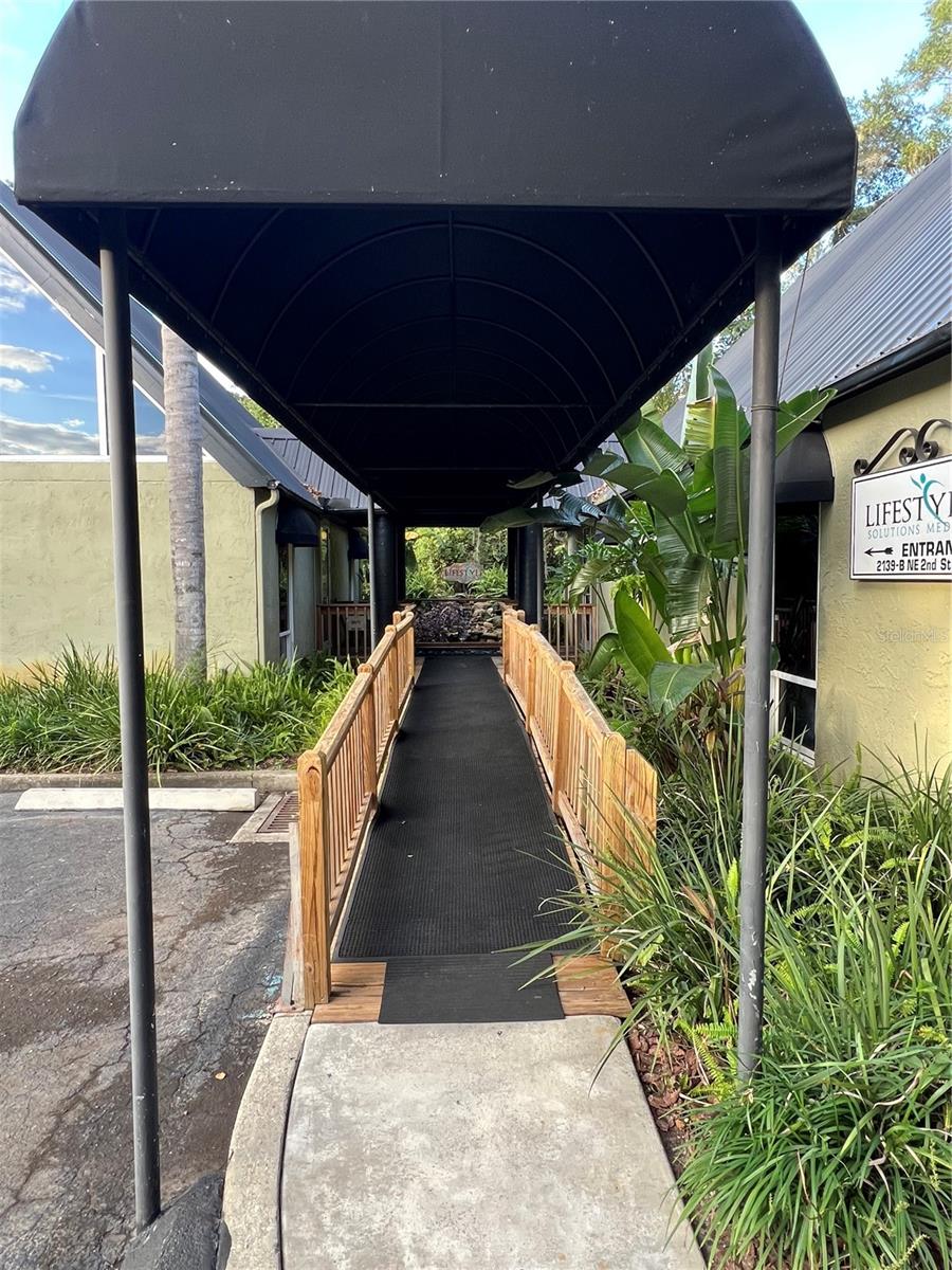 Image 14 of 17 For 2139 2nd Street B