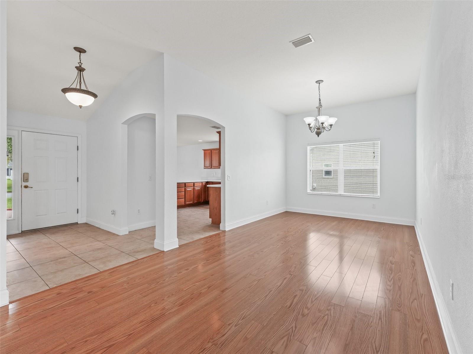 Listing photo id 12 for 12185 51st Circle