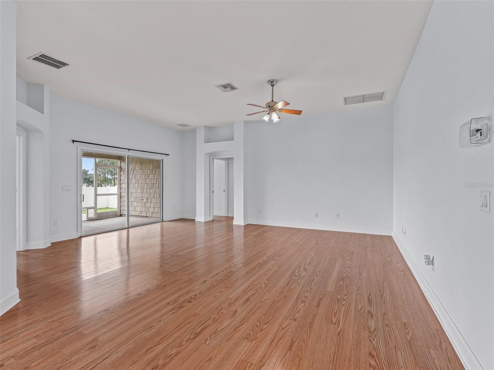 Listing photo id 13 for 12185 51st Circle