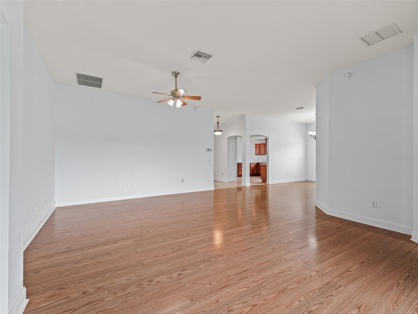Listing photo id 16 for 12185 51st Circle
