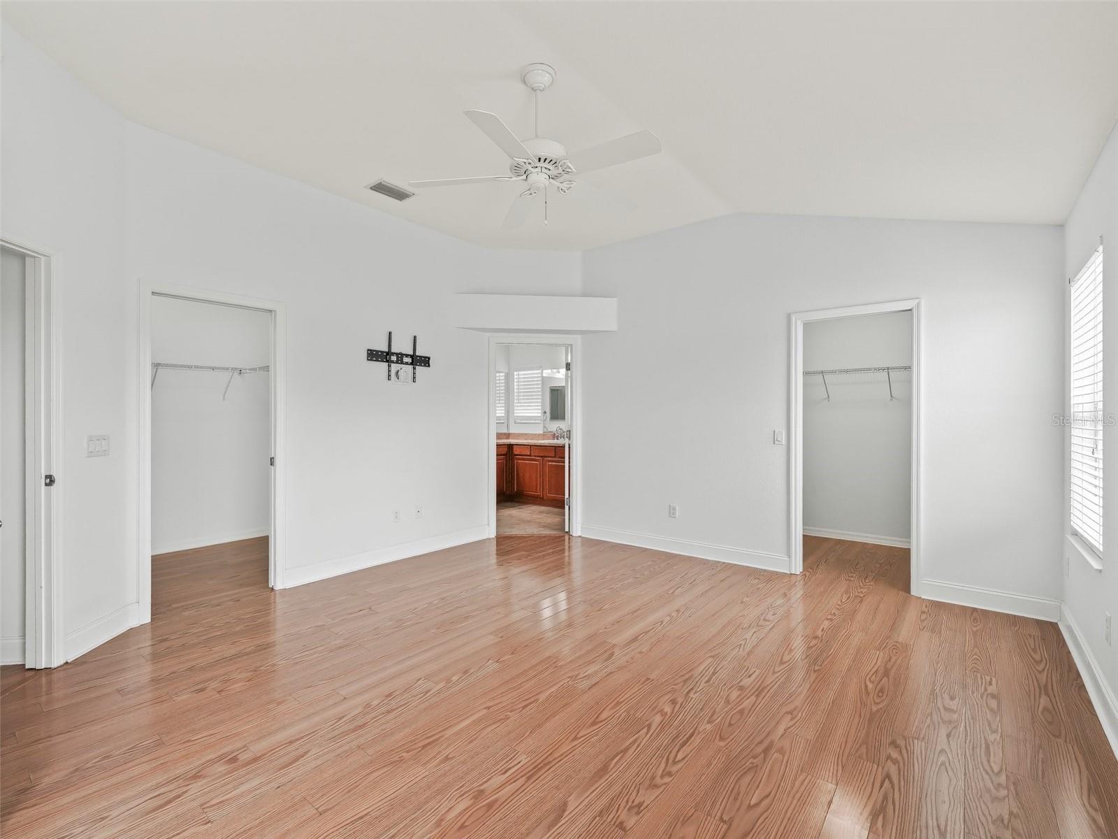 Listing photo id 18 for 12185 51st Circle