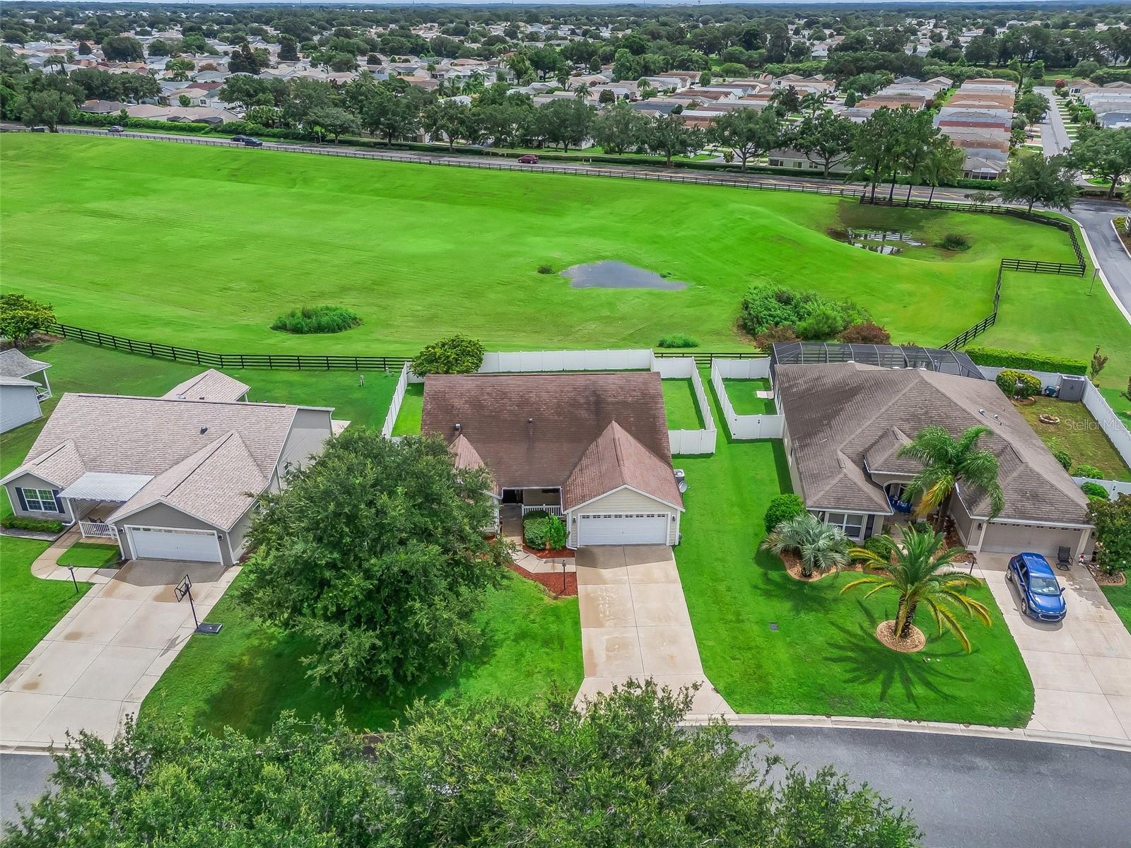 Listing photo id 1 for 12185 51st Circle