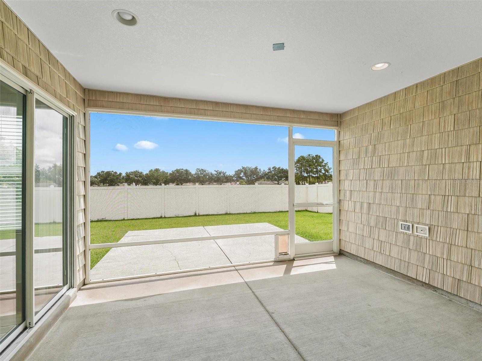 Listing photo id 28 for 12185 51st Circle