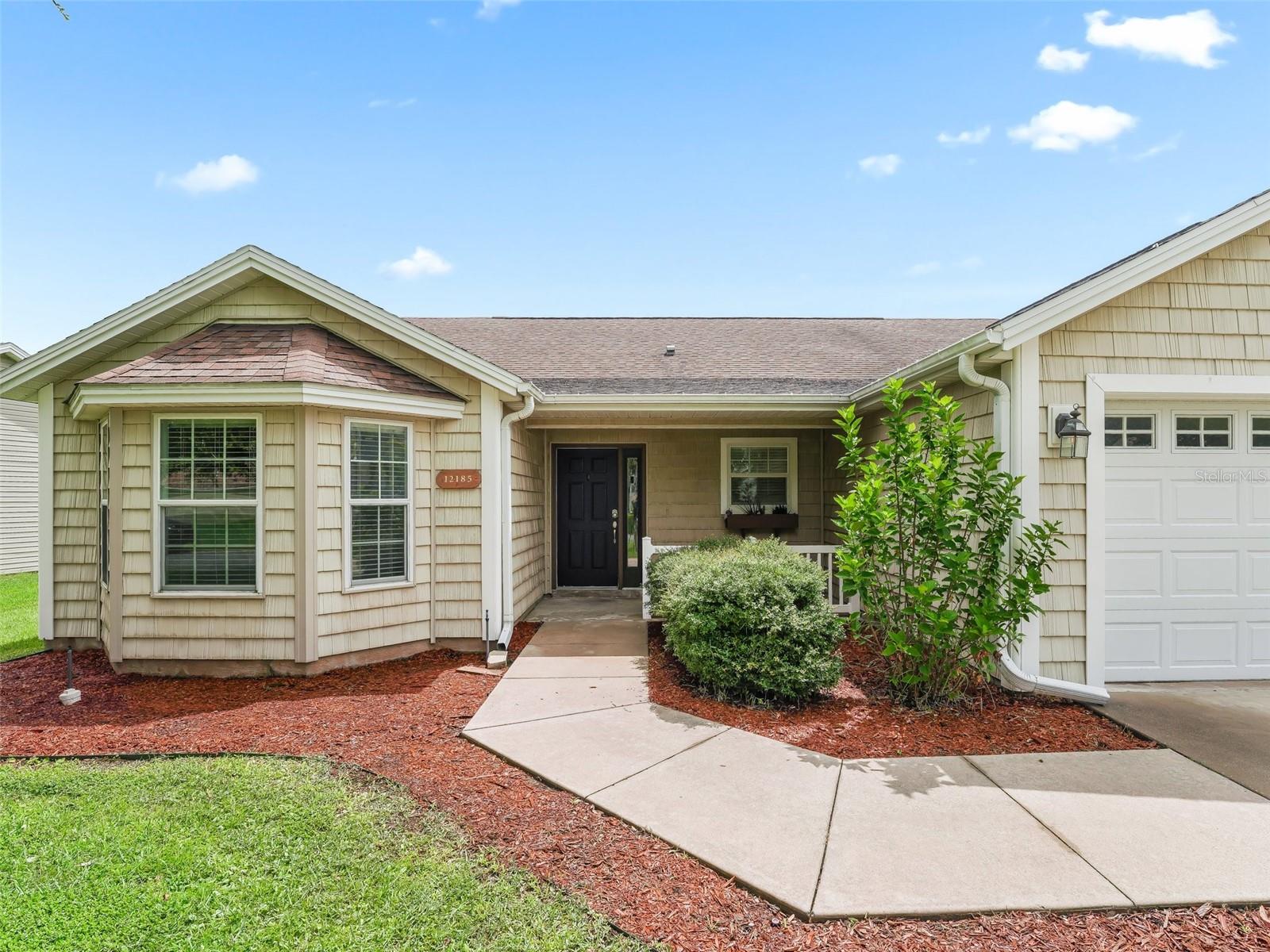 Listing photo id 5 for 12185 51st Circle