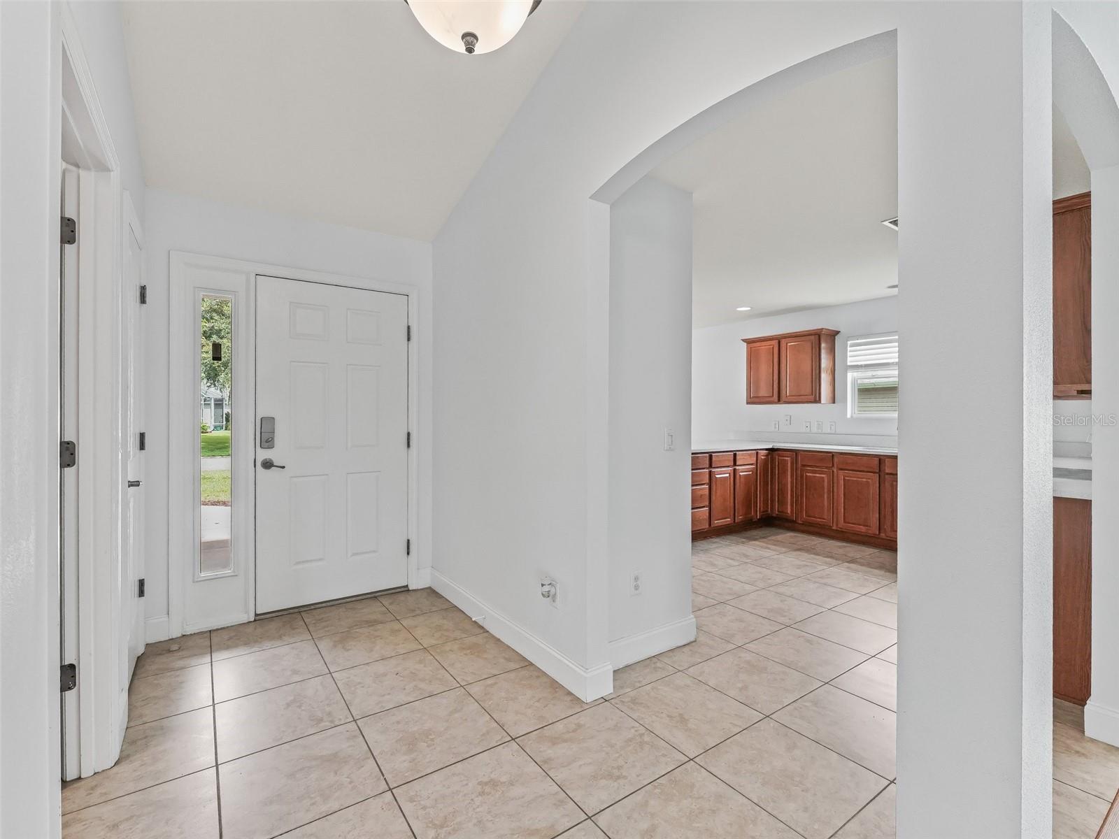 Listing photo id 6 for 12185 51st Circle