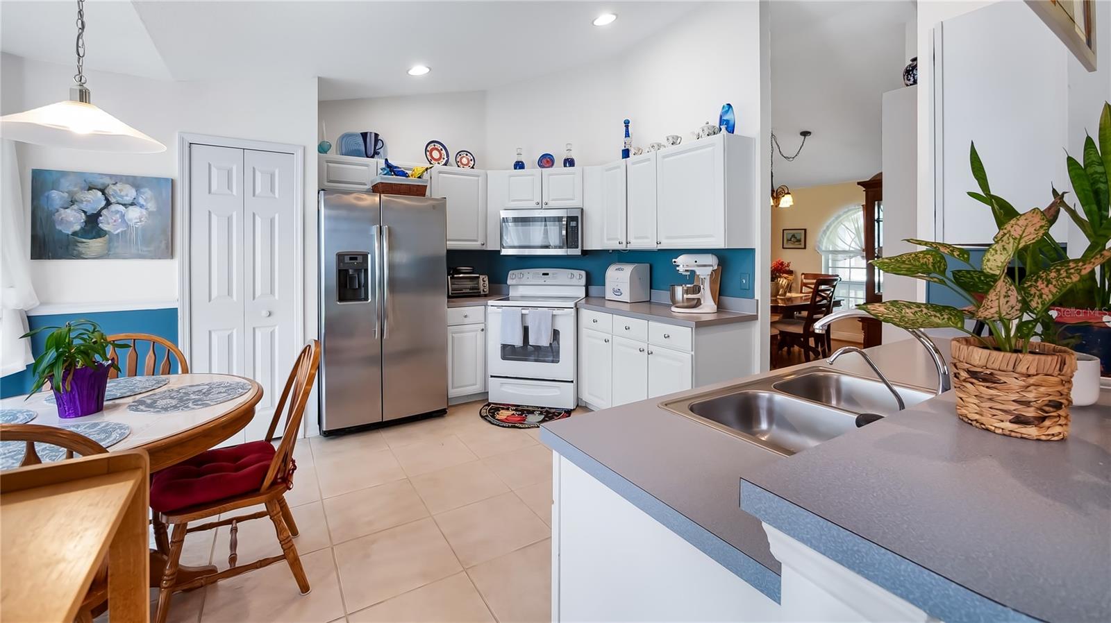 Image 18 of 39 For 11252 Rosehill Drive