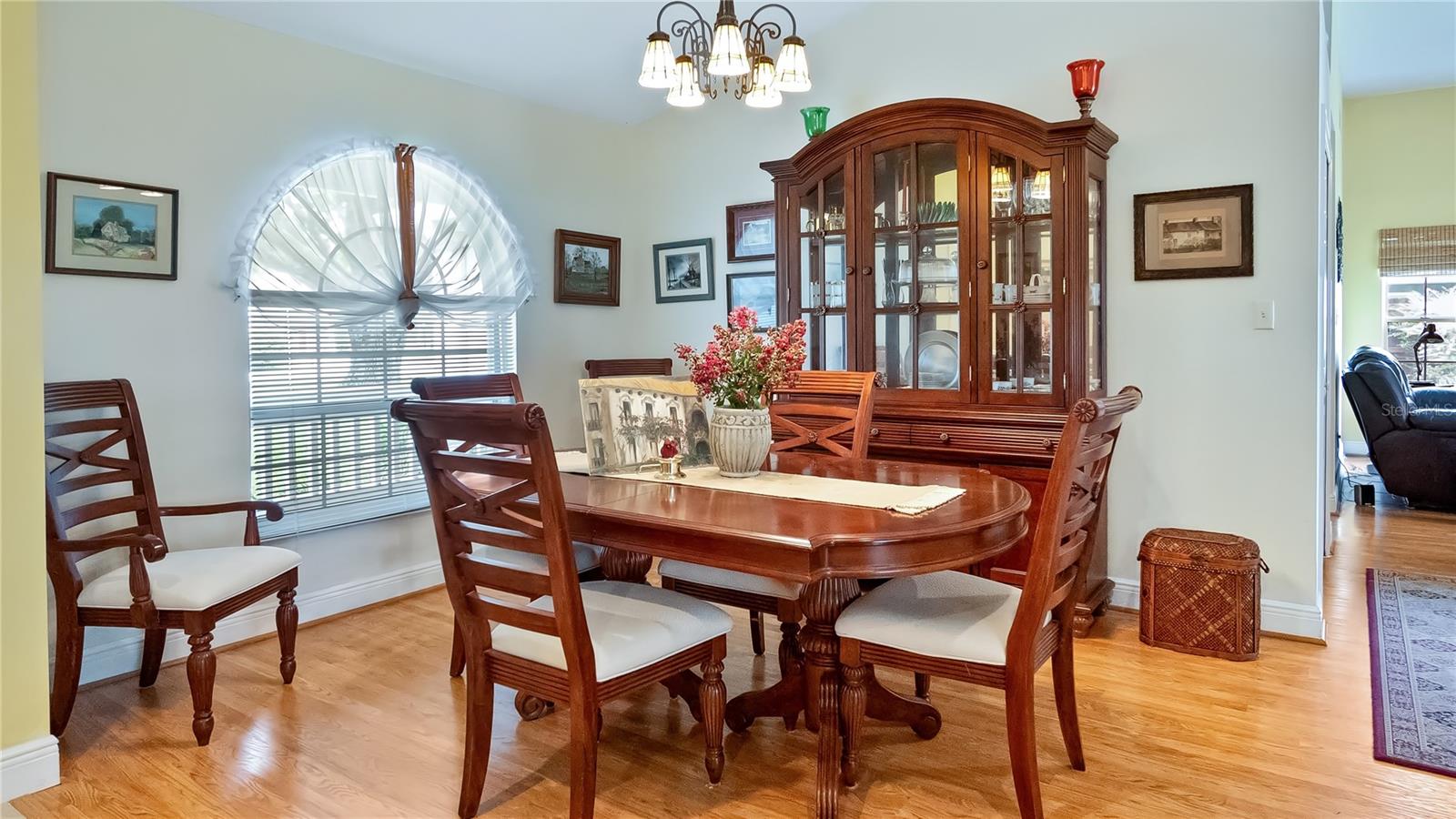 Image 21 of 39 For 11252 Rosehill Drive