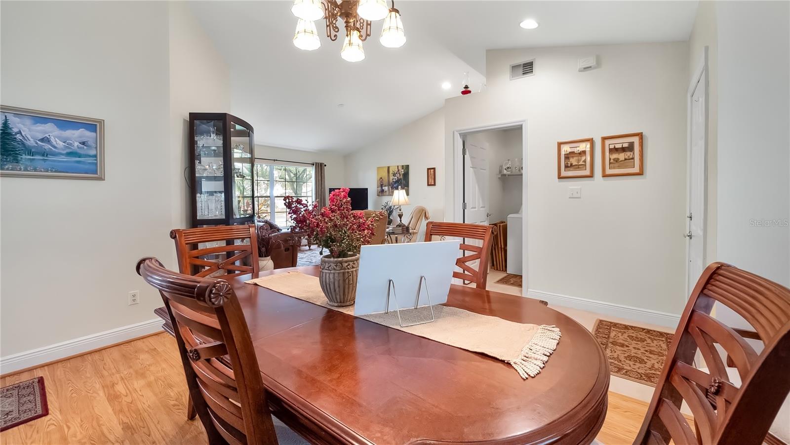 Image 22 of 39 For 11252 Rosehill Drive