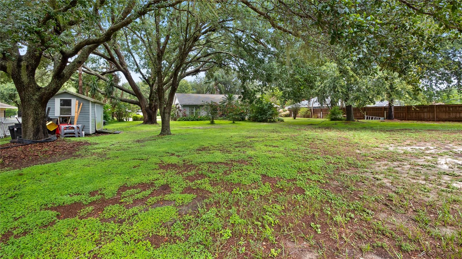 Image 26 of 39 For 11252 Rosehill Drive