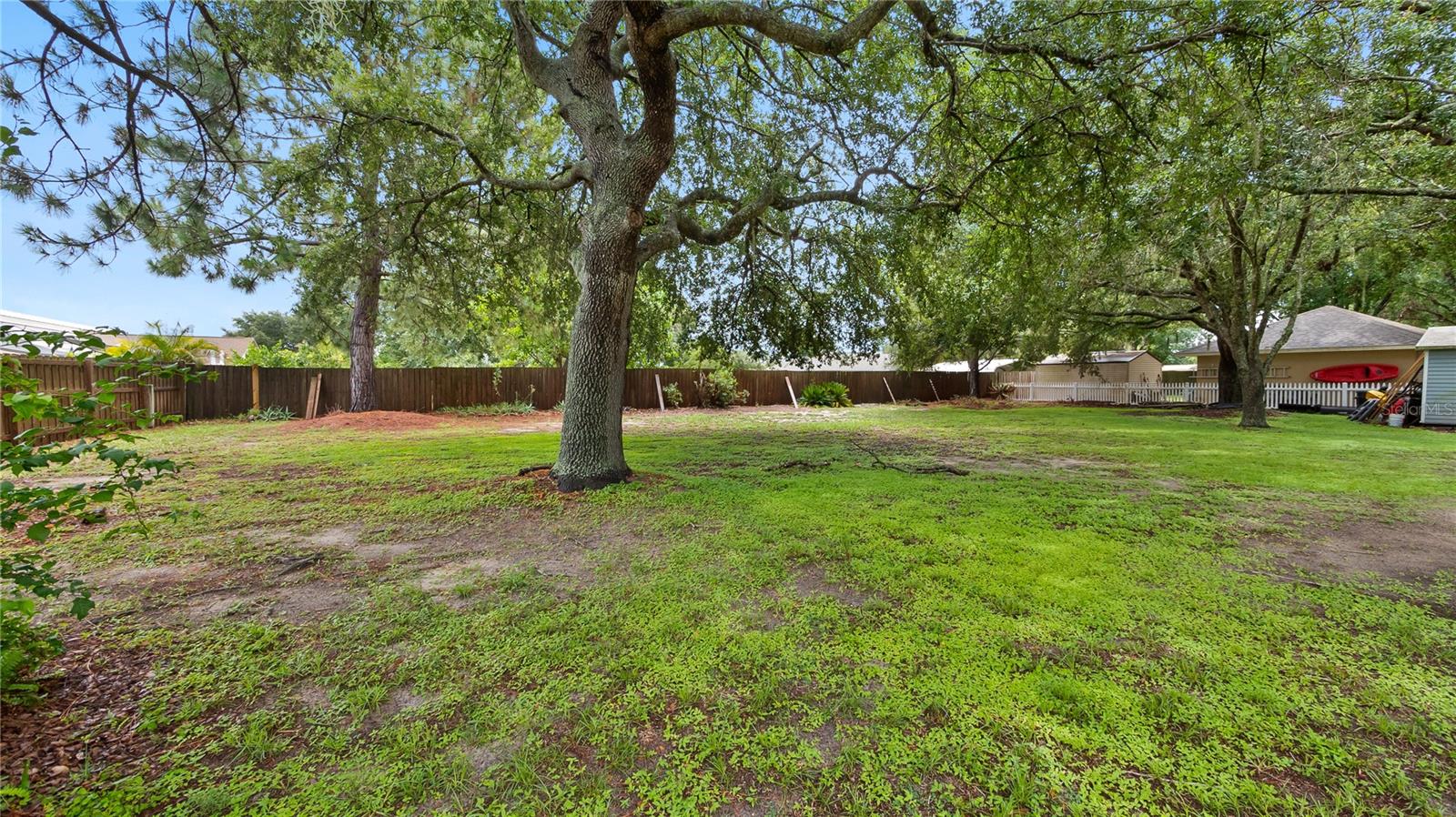 Image 27 of 39 For 11252 Rosehill Drive