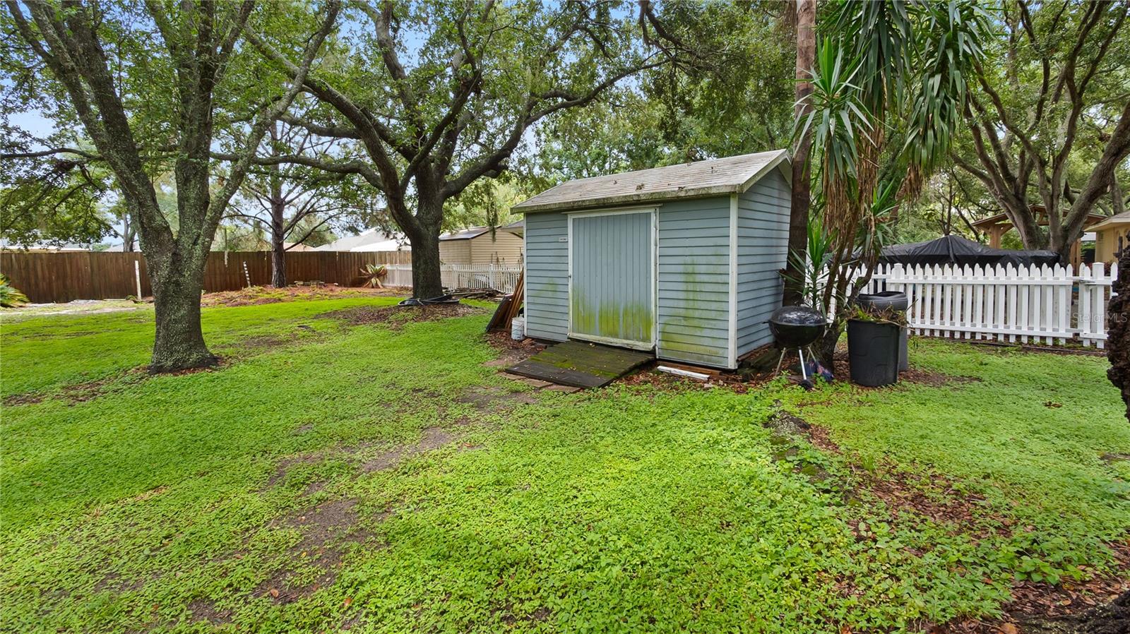 Image 28 of 39 For 11252 Rosehill Drive