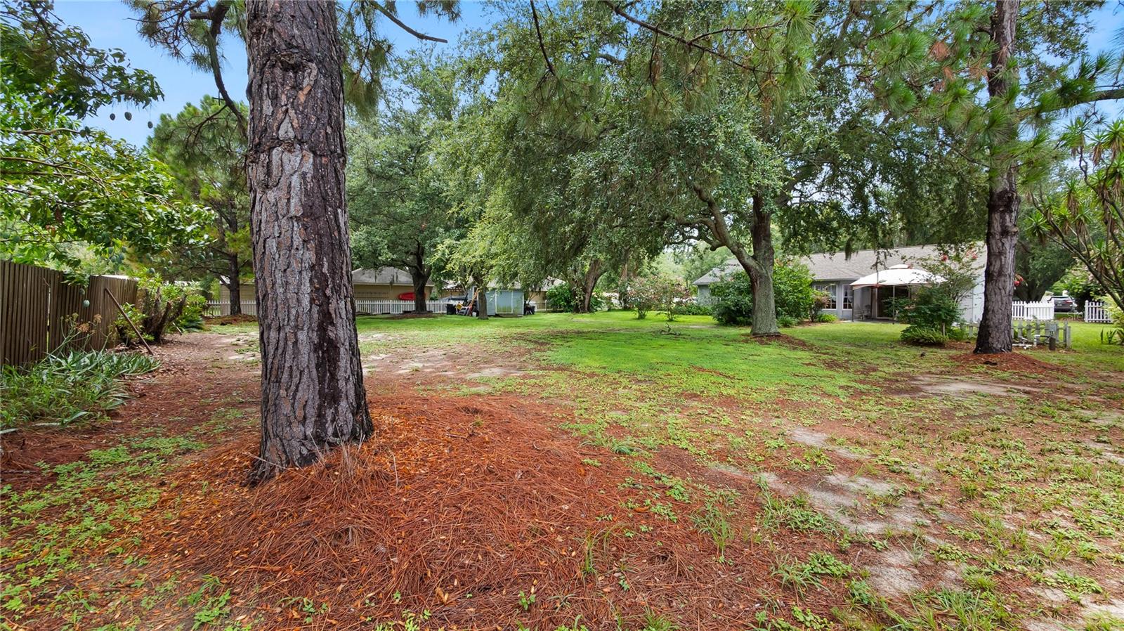 Image 30 of 39 For 11252 Rosehill Drive