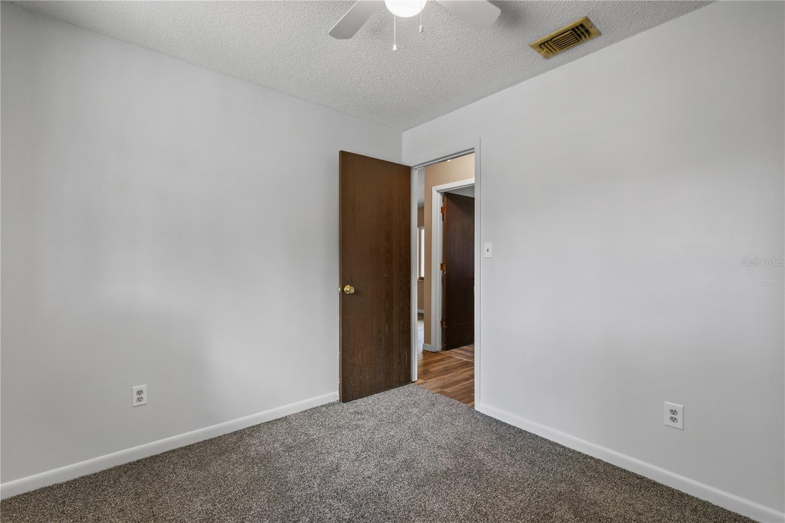 Image 17 of 27 For 461 Kee Street