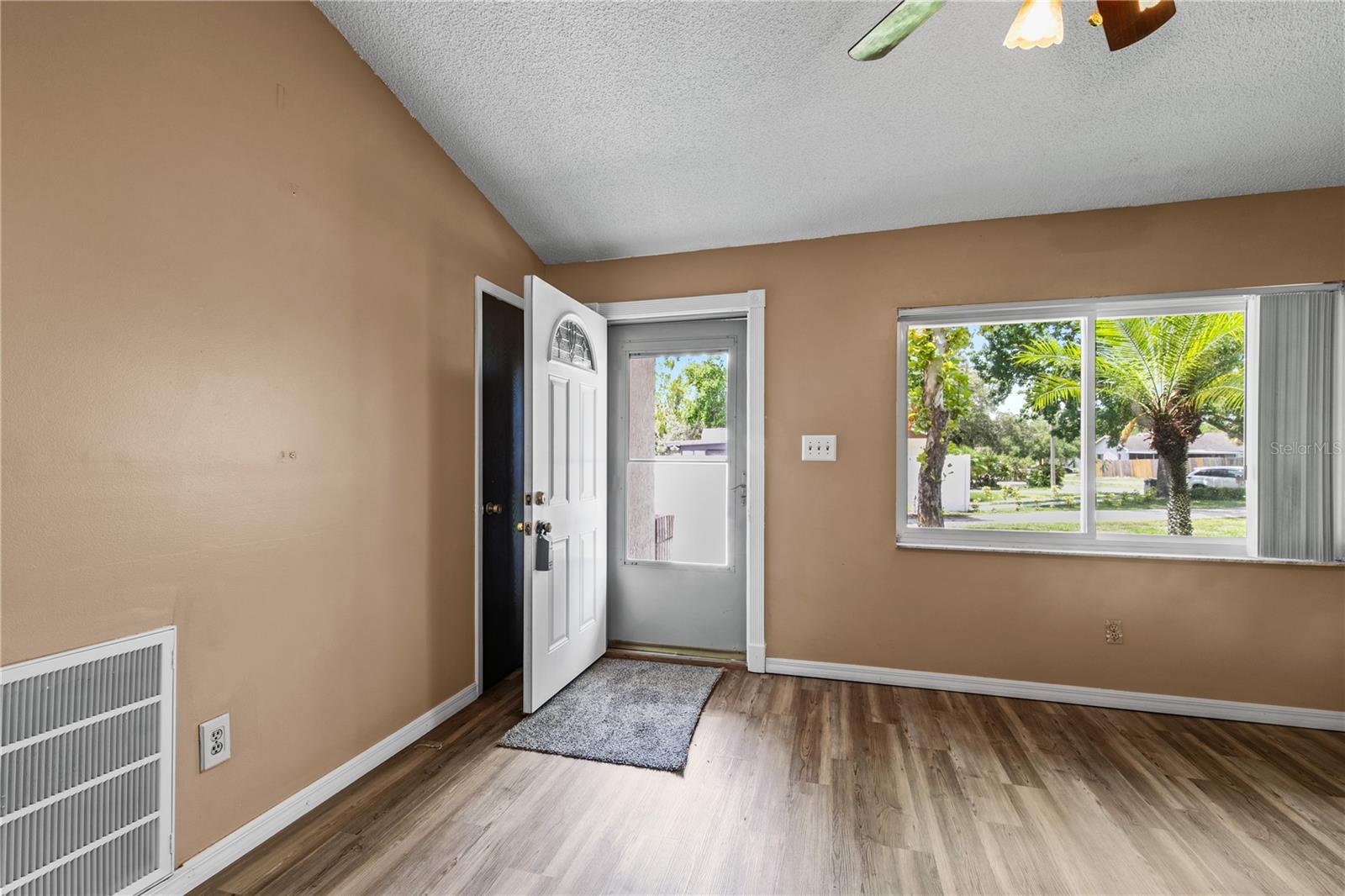Image 2 of 27 For 461 Kee Street