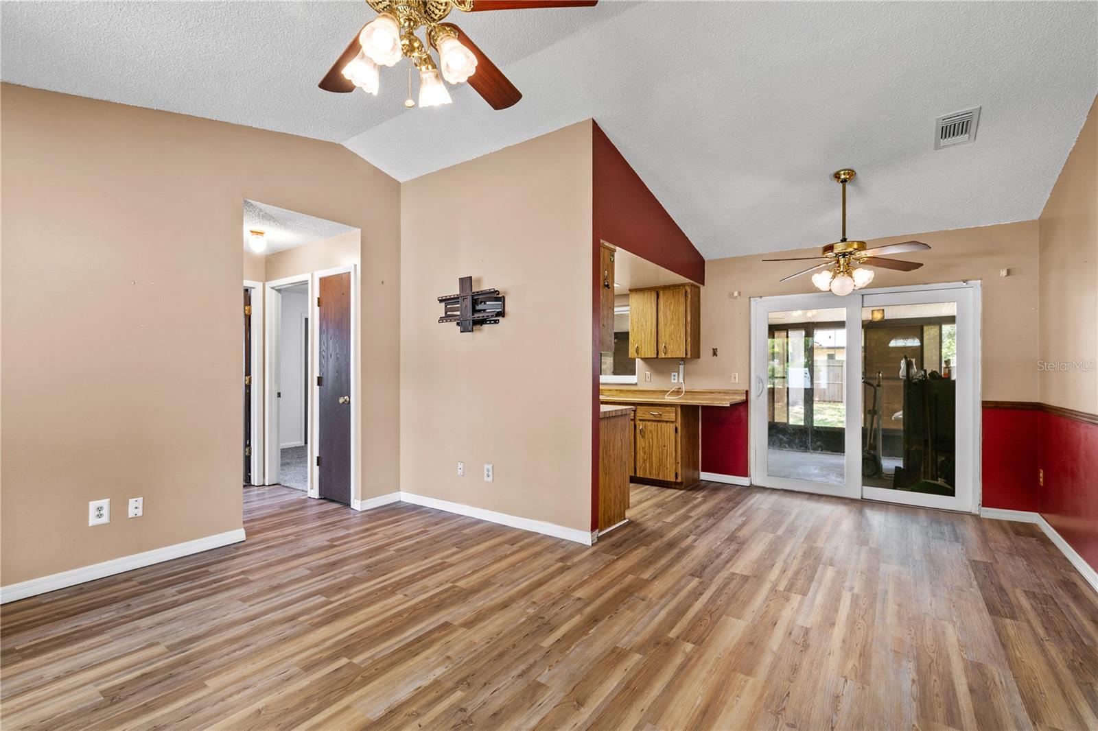 Image 4 of 27 For 461 Kee Street
