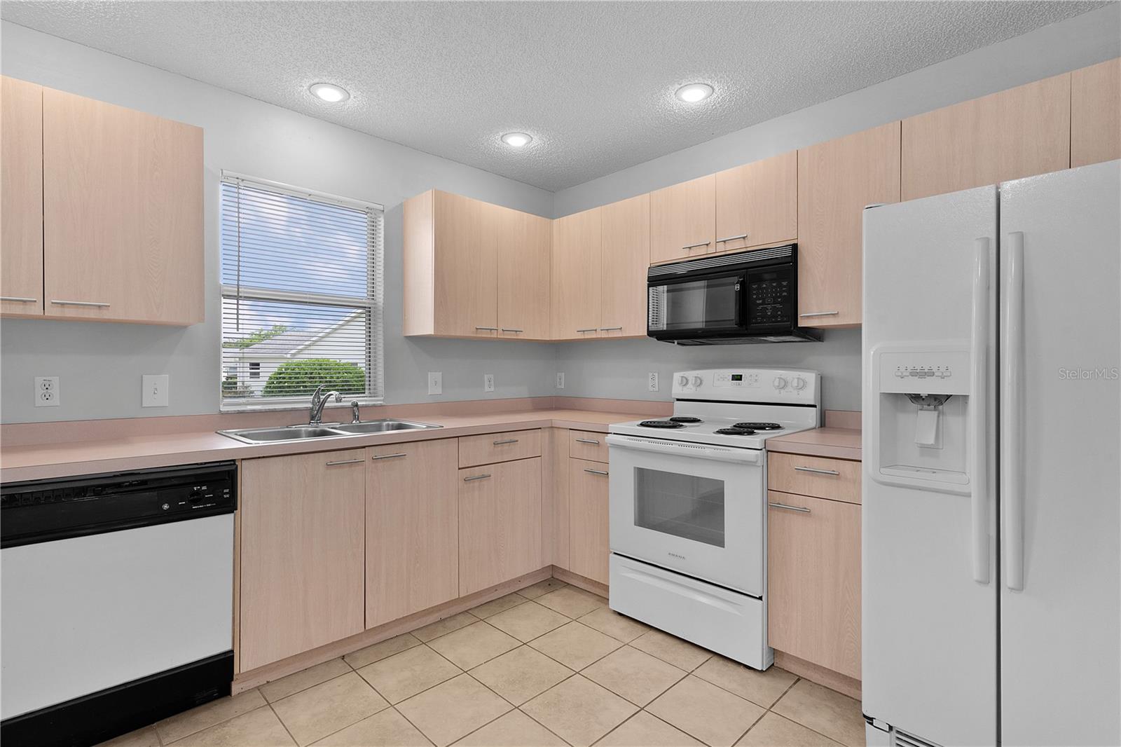 Image 12 of 41 For 807 Ramos Drive