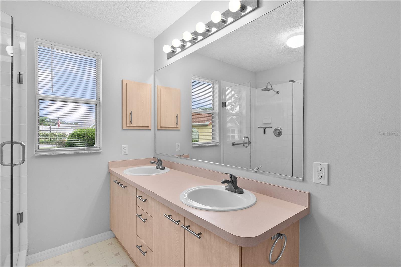 Image 19 of 41 For 807 Ramos Drive