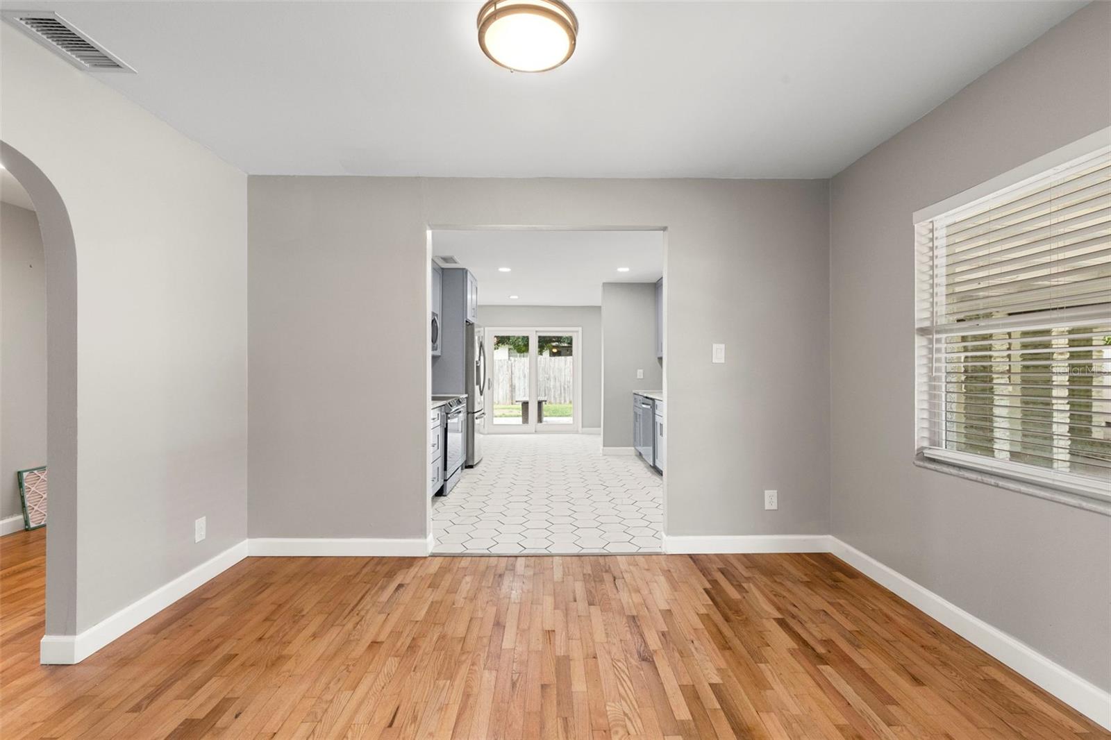 Image 10 of 55 For 1207 Charter Street
