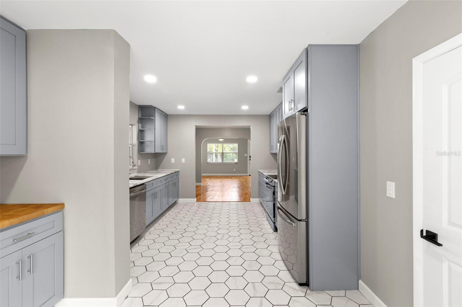Image 19 of 55 For 1207 Charter Street