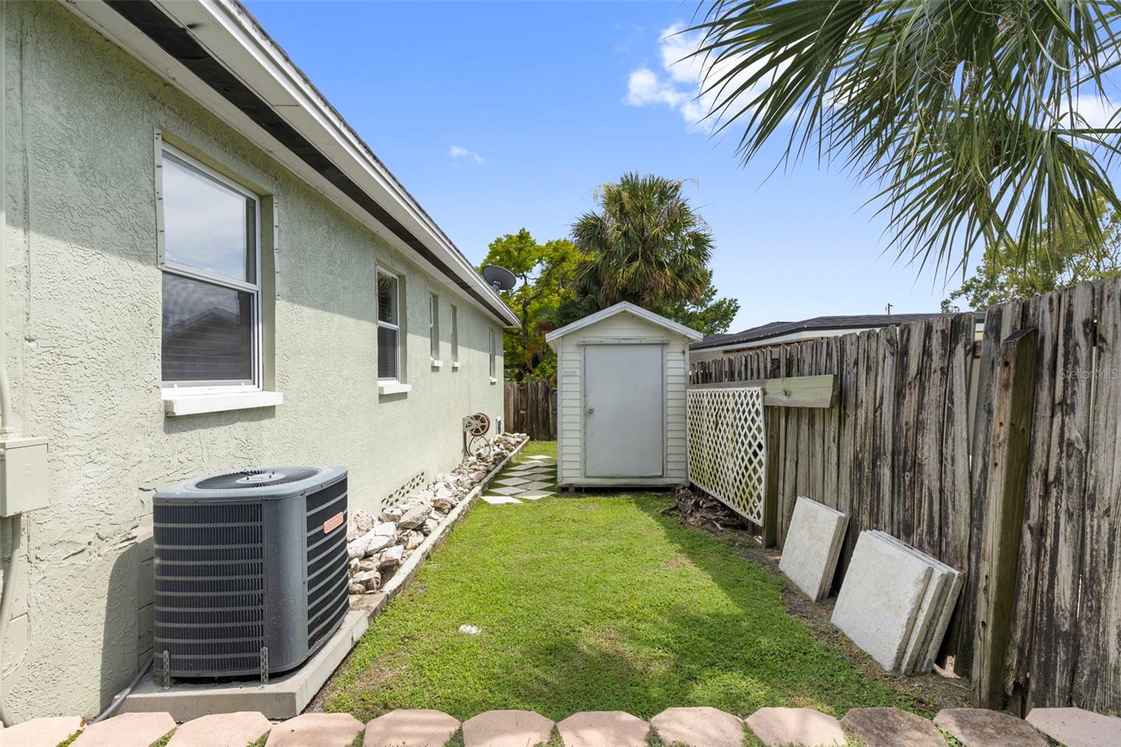 Image 41 of 55 For 1207 Charter Street