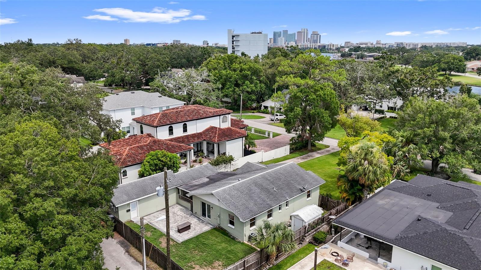 Image 45 of 55 For 1207 Charter Street
