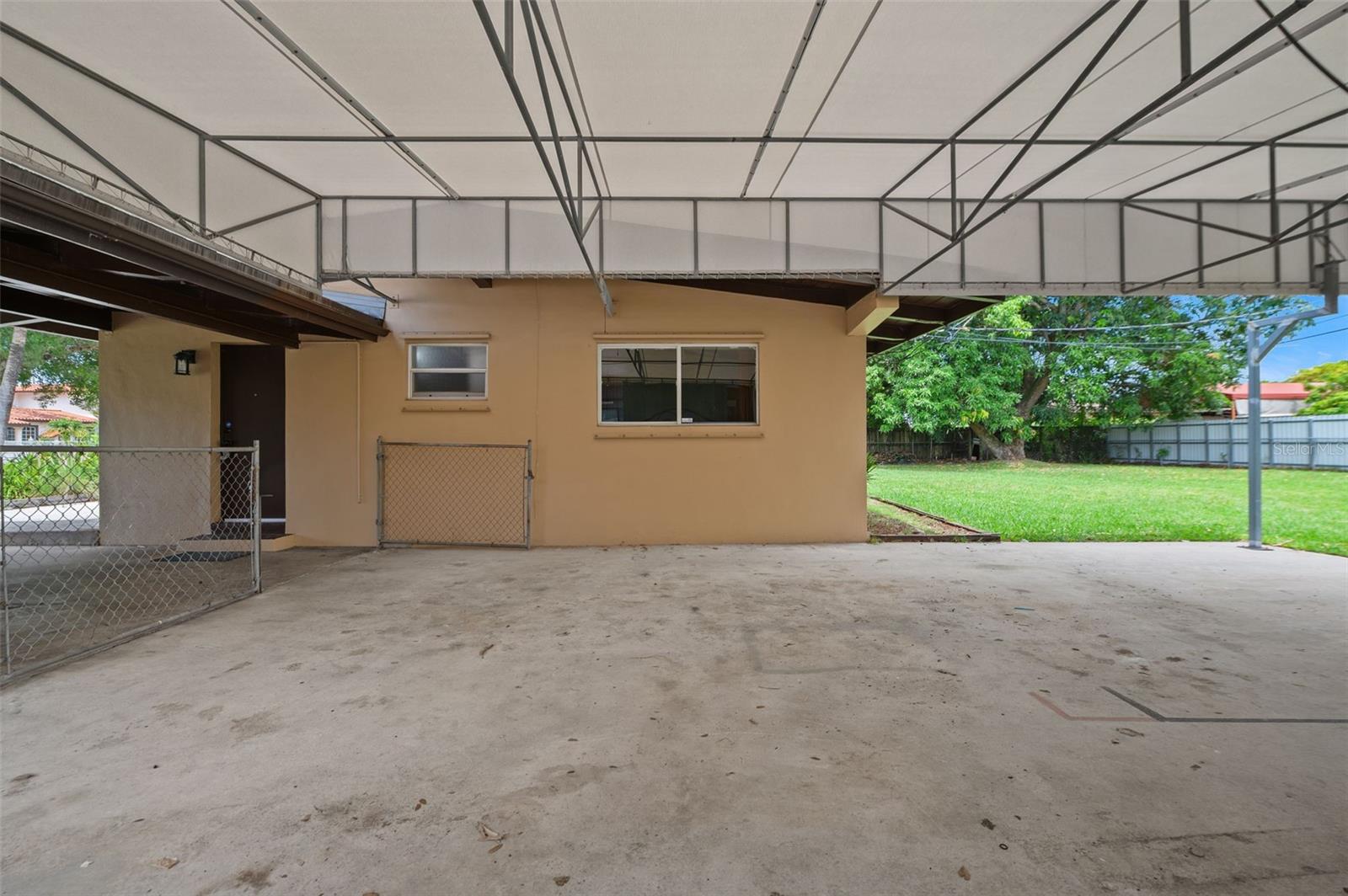 Image 10 of 35 For 138 52nd Street