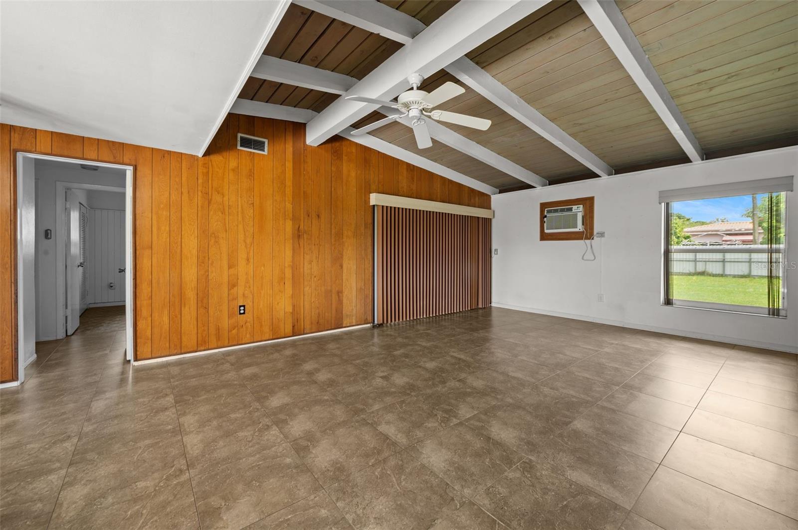 Image 12 of 35 For 138 52nd Street