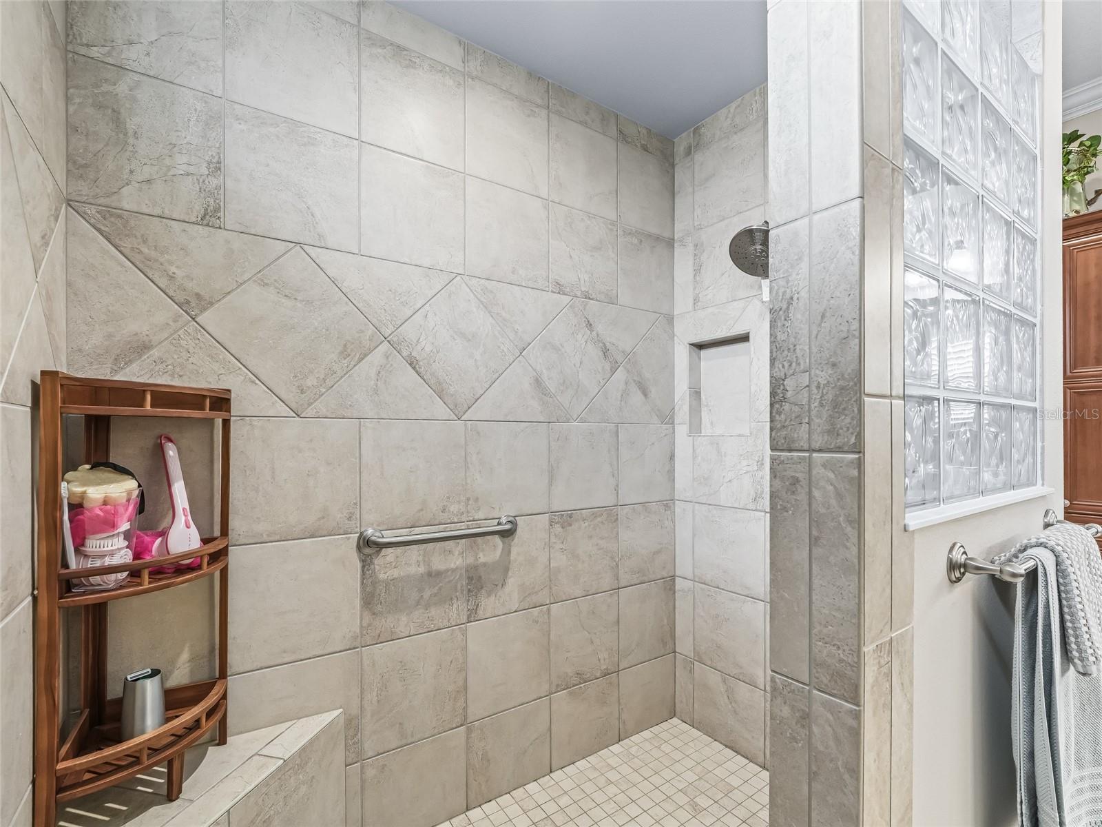 Image 47 of 59 For 2217 Isleworth Circle