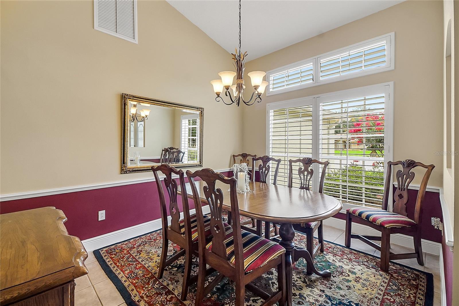 Image 12 of 50 For 5349 Grove Manor