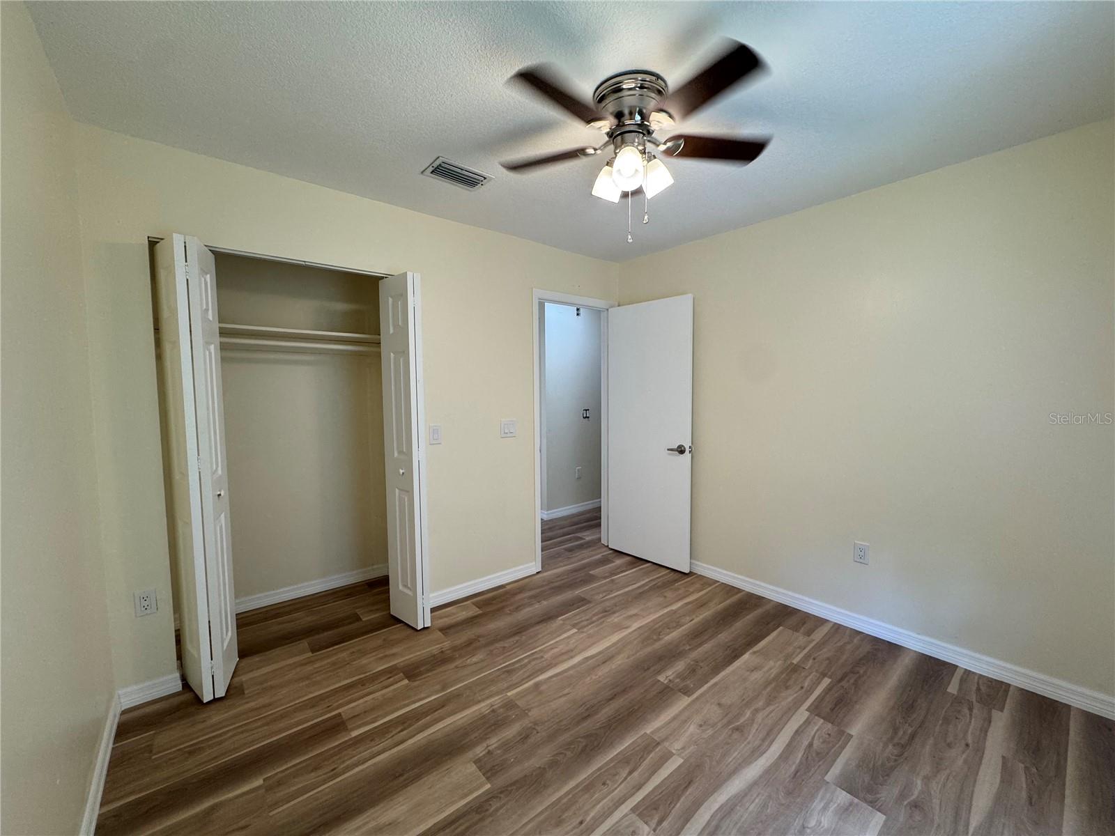 Image 12 of 23 For 661 Juniata Street 665