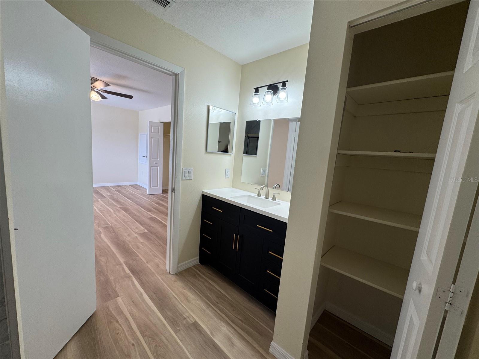 Image 20 of 23 For 661 Juniata Street 665