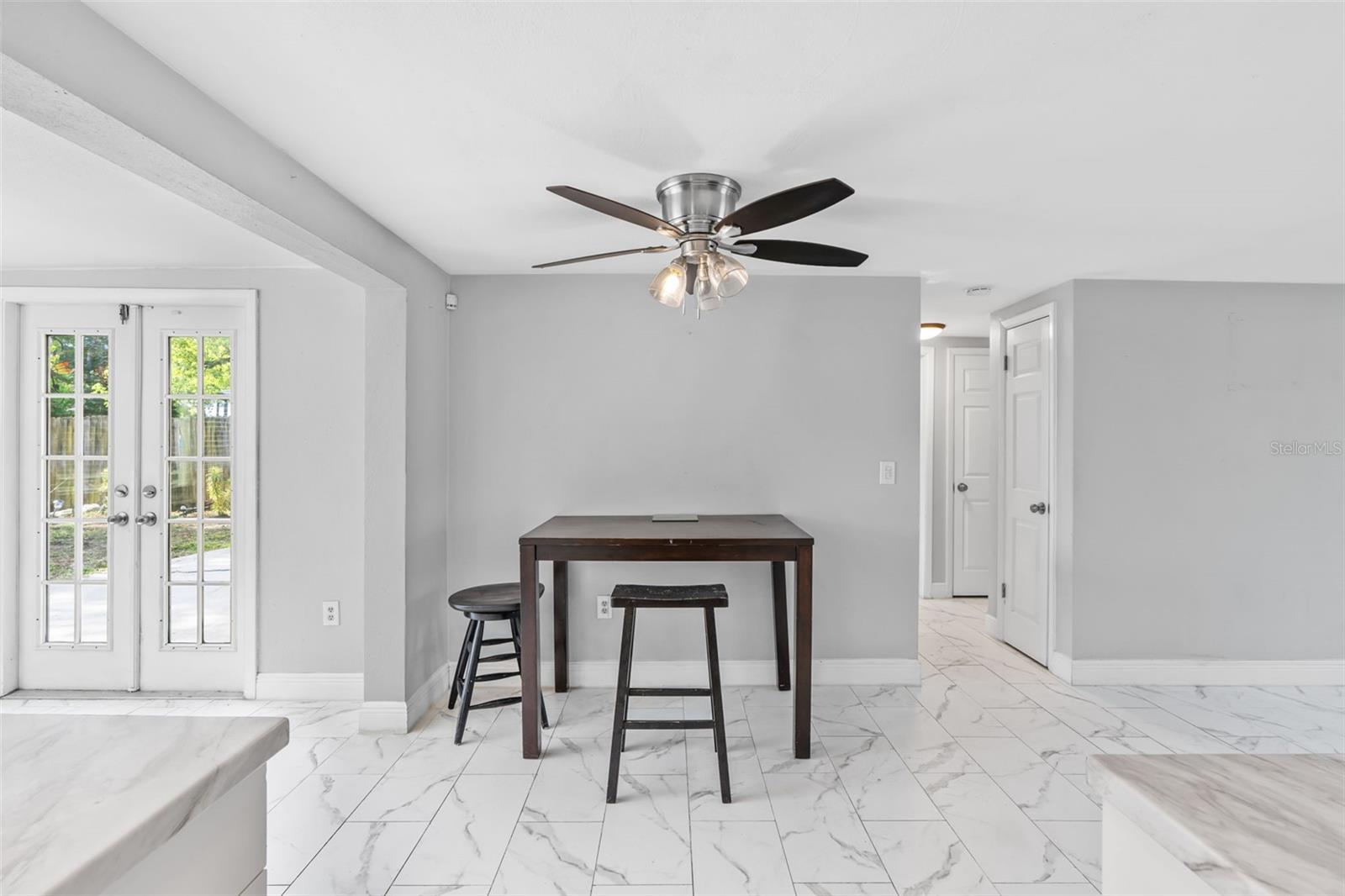 Listing photo id 16 for 11326 Yellowwood Lane